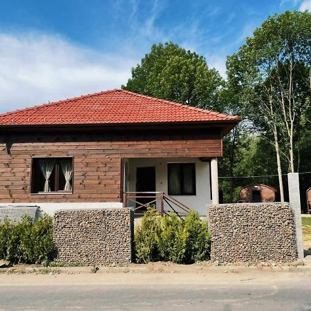 Карамановите Къщи Apriltsi  Buitenkant foto