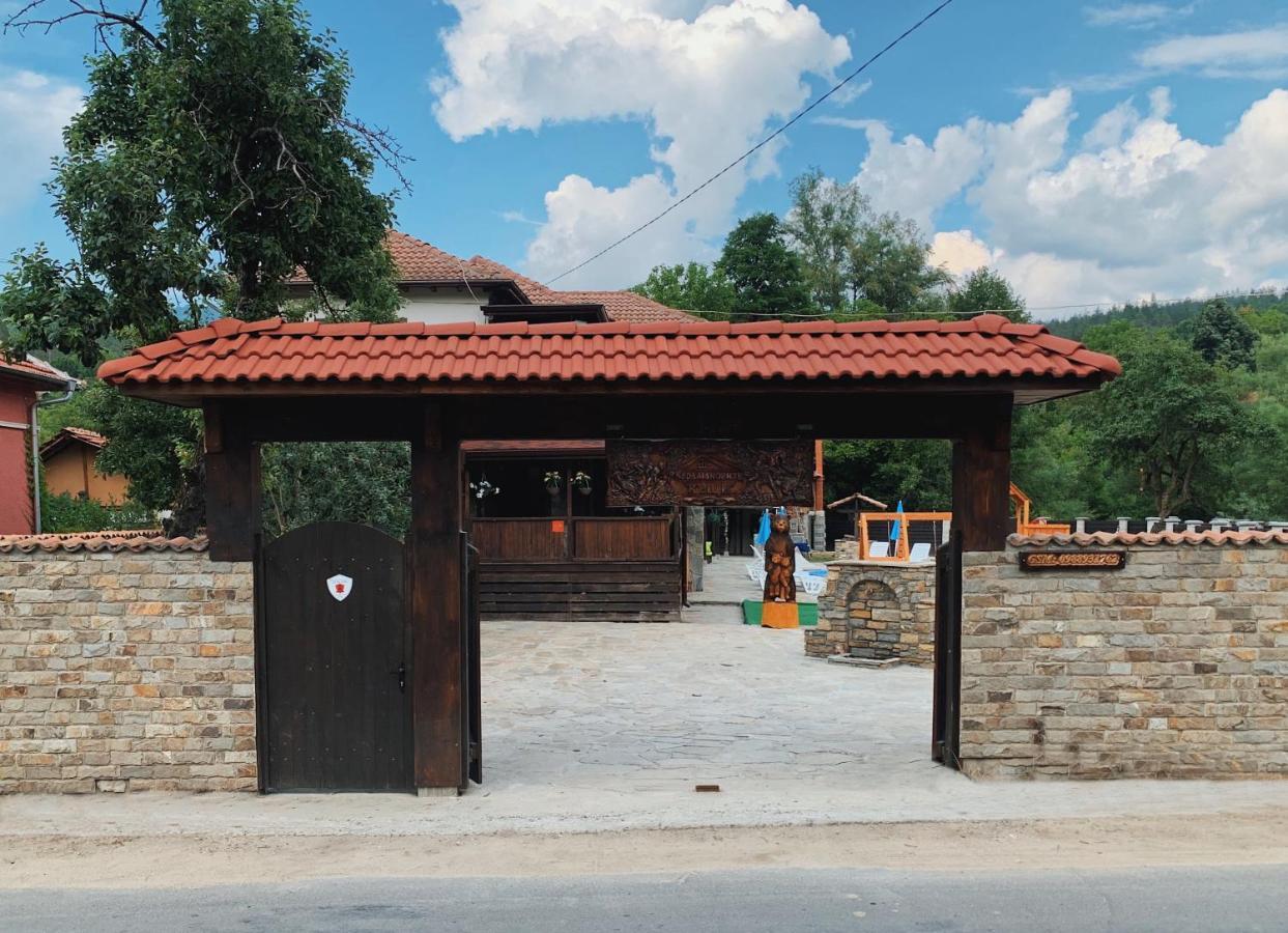 Карамановите Къщи Apriltsi  Buitenkant foto