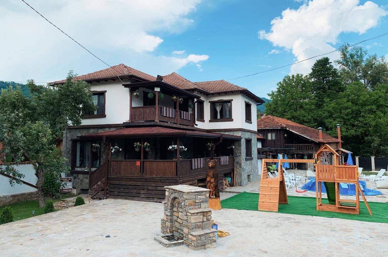 Карамановите Къщи Apriltsi  Buitenkant foto